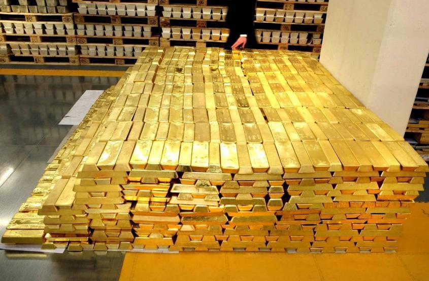 Франция больше не хранит золото в США, весь золотой запас переведён в Париж