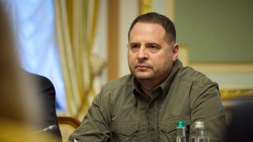 «Пленки Ермака» и молчание Зеленского: Такер Карлсон поджигает Зеленского