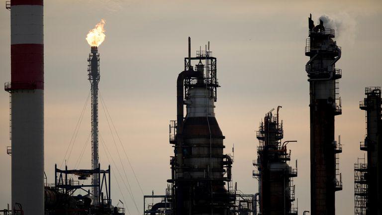 Международный химический гигант Ineos остановил работу всех заводов в Британии из-за цен на газ